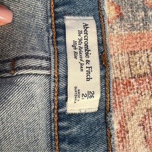 Abercrombie & Fitch  90’s relaxed High Rise Jeans 26 short